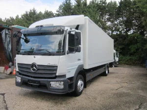 Mercedes-Benz Atego 1230 Fourgon (Caisse) avec hayon élévateur