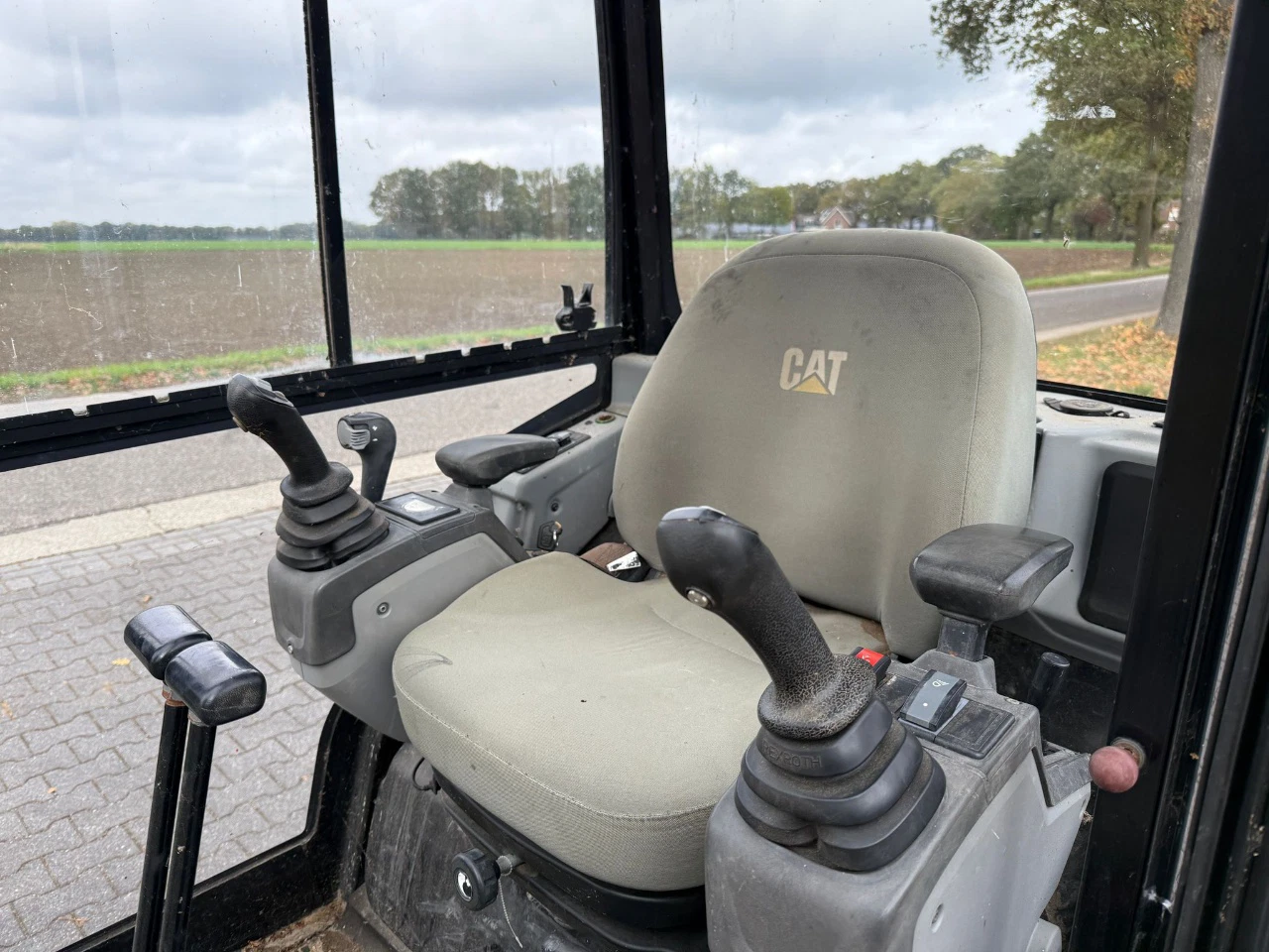 Caterpillar 301.7D – Minipelle sur chenilles compacte et performante (2018 | 2 000 h) – Image 2