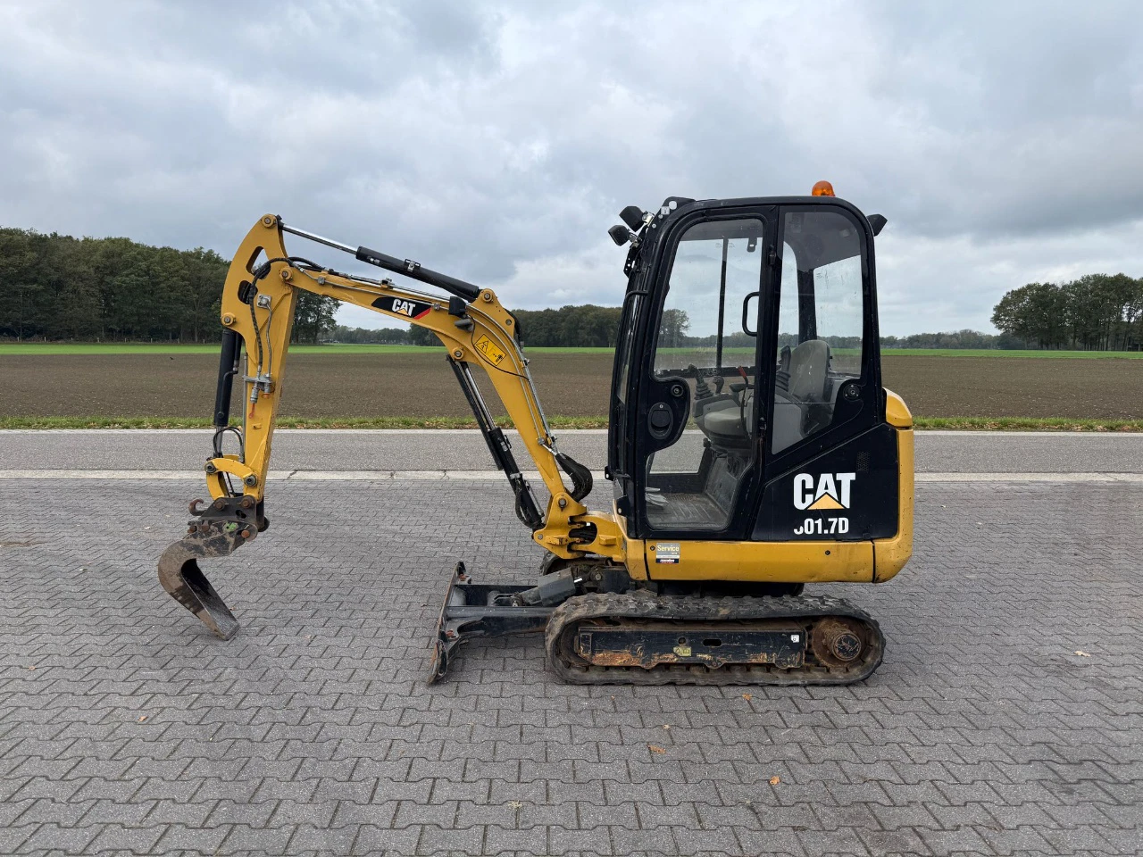 Caterpillar 301.7D – Minipelle sur chenilles compacte et performante (2018 | 2 000 h) – Image 3