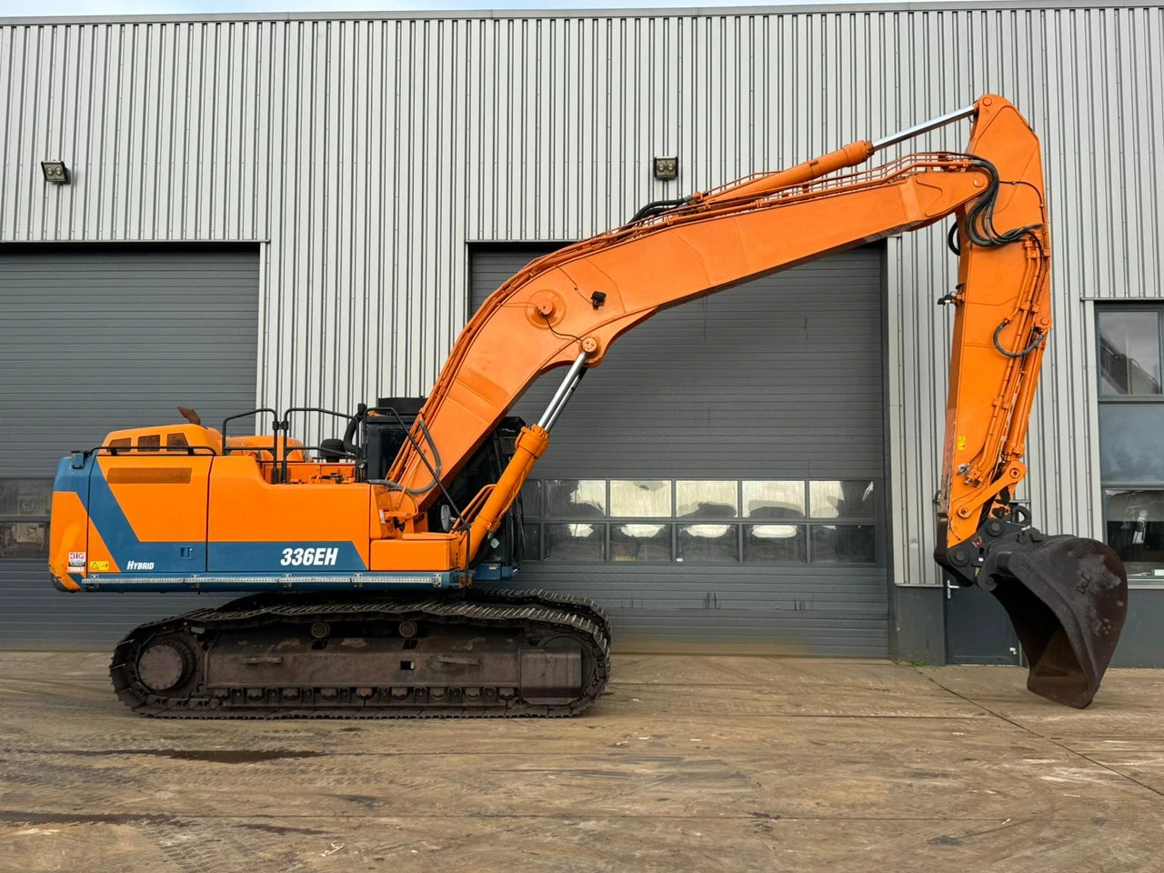 Caterpillar 336ELH – Performance, Puissance et Fiabilité au Service de la Productivité