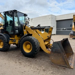 Caterpillar 908H – 2015 | 2 875 h | Chargeur sur roues compact et performant