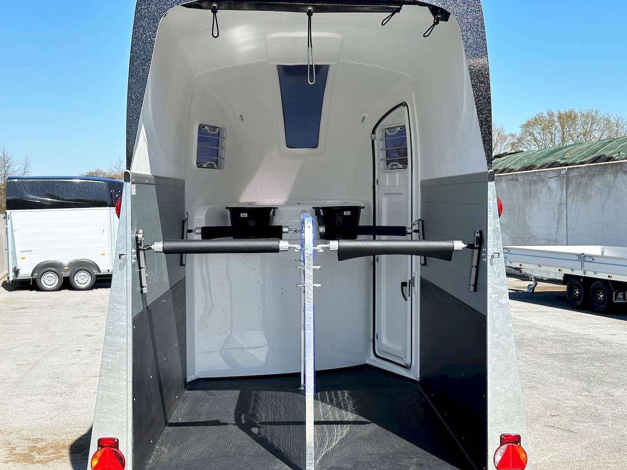 Van Humbaur Pegasus 2400 polyester – Image 3