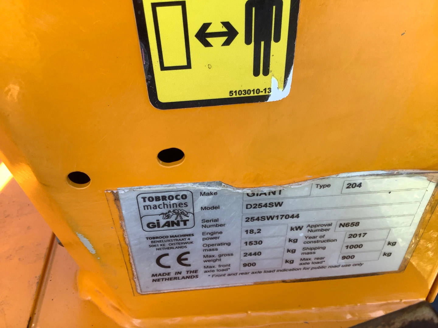 Une chargeuse compacte polyvalente prête à travailler – Image 3
